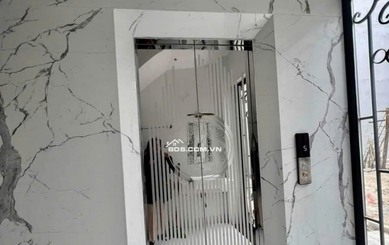 Cho thuê nhà, THANG MÁY, 158m2- 5T, Nguyễn Tuân, Vũ Trọng Phụng -53 tr